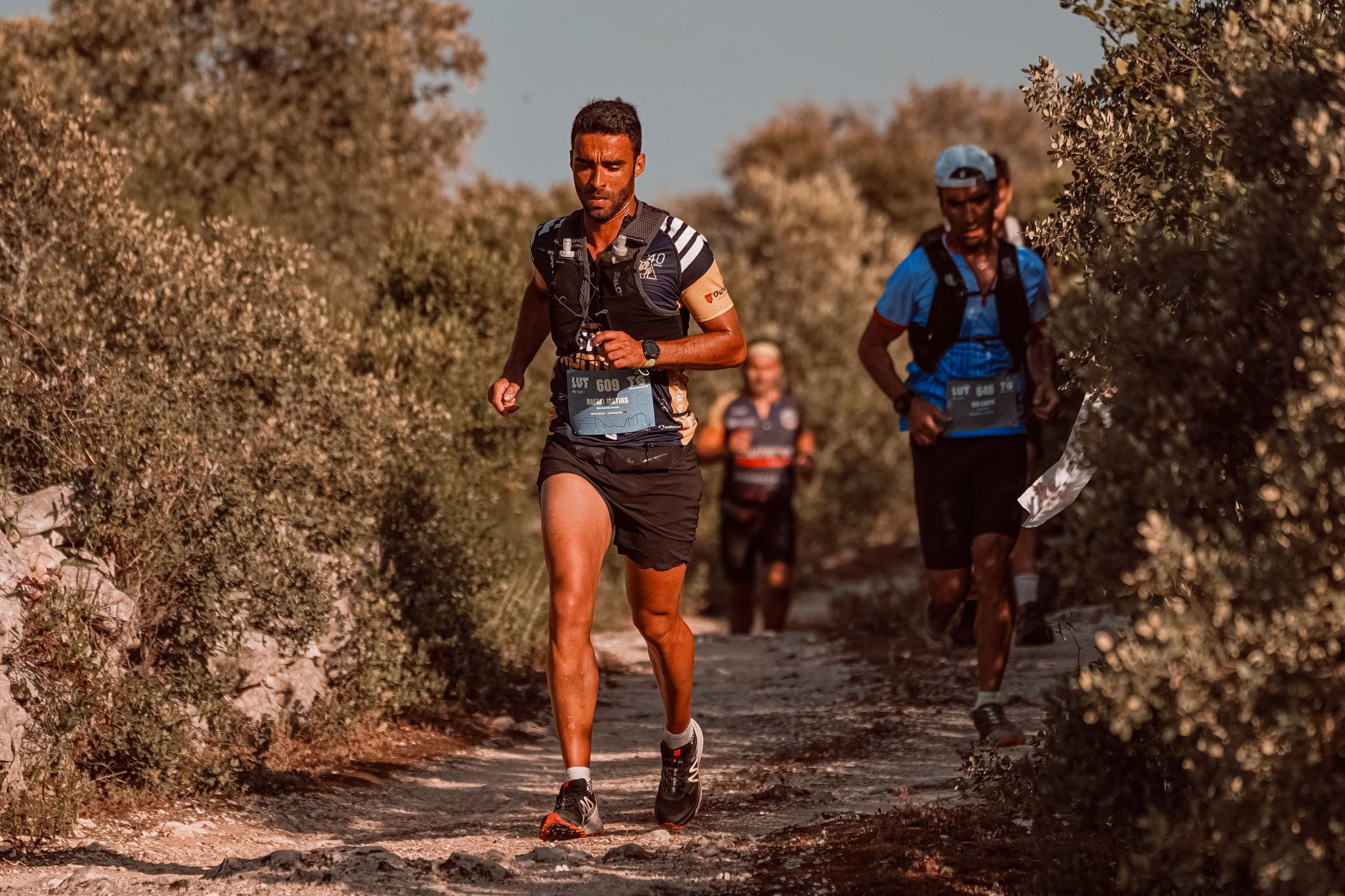 trail running gear mountain