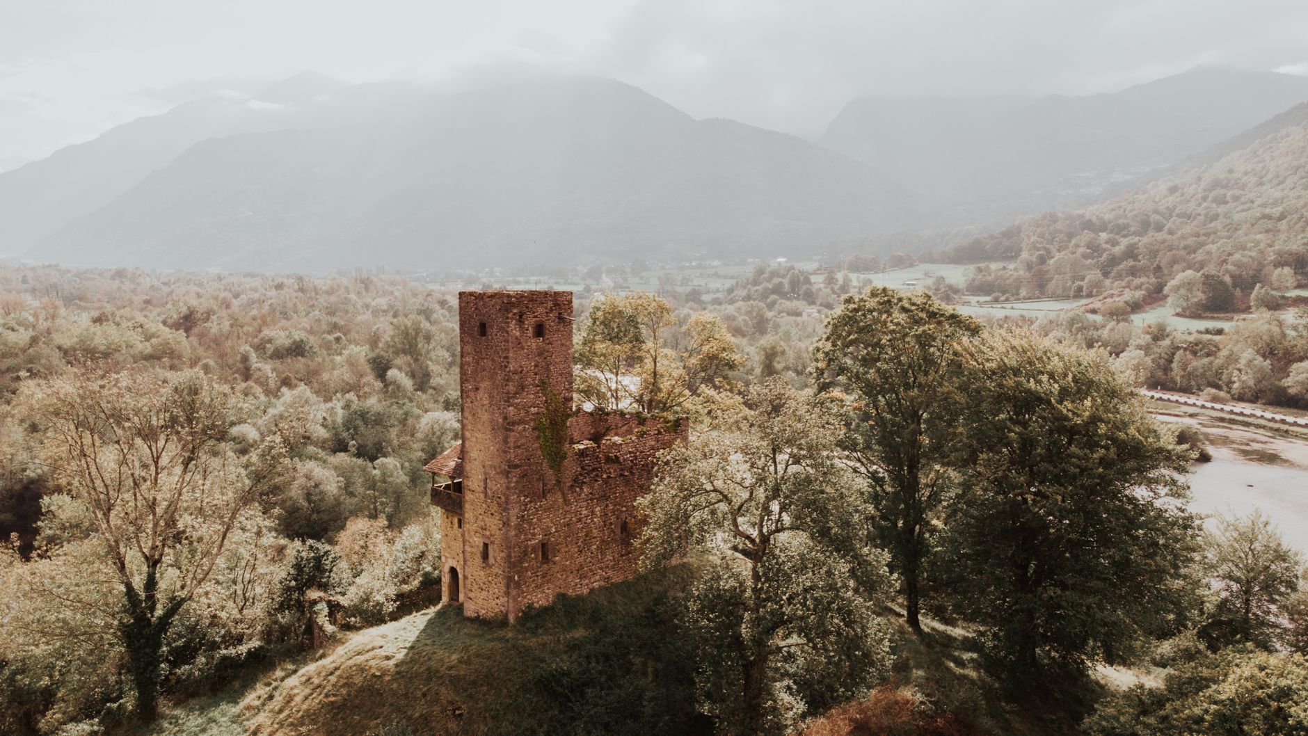 occitanie castle trail