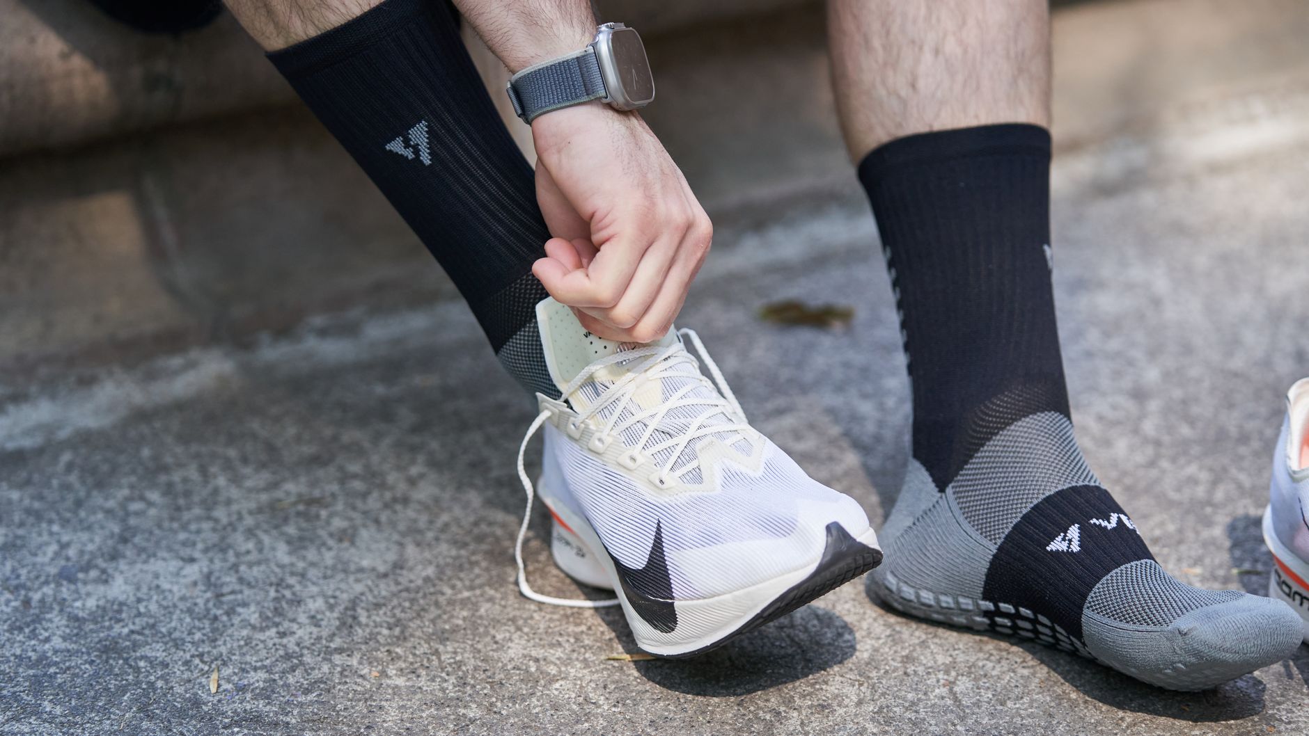 running socks feet